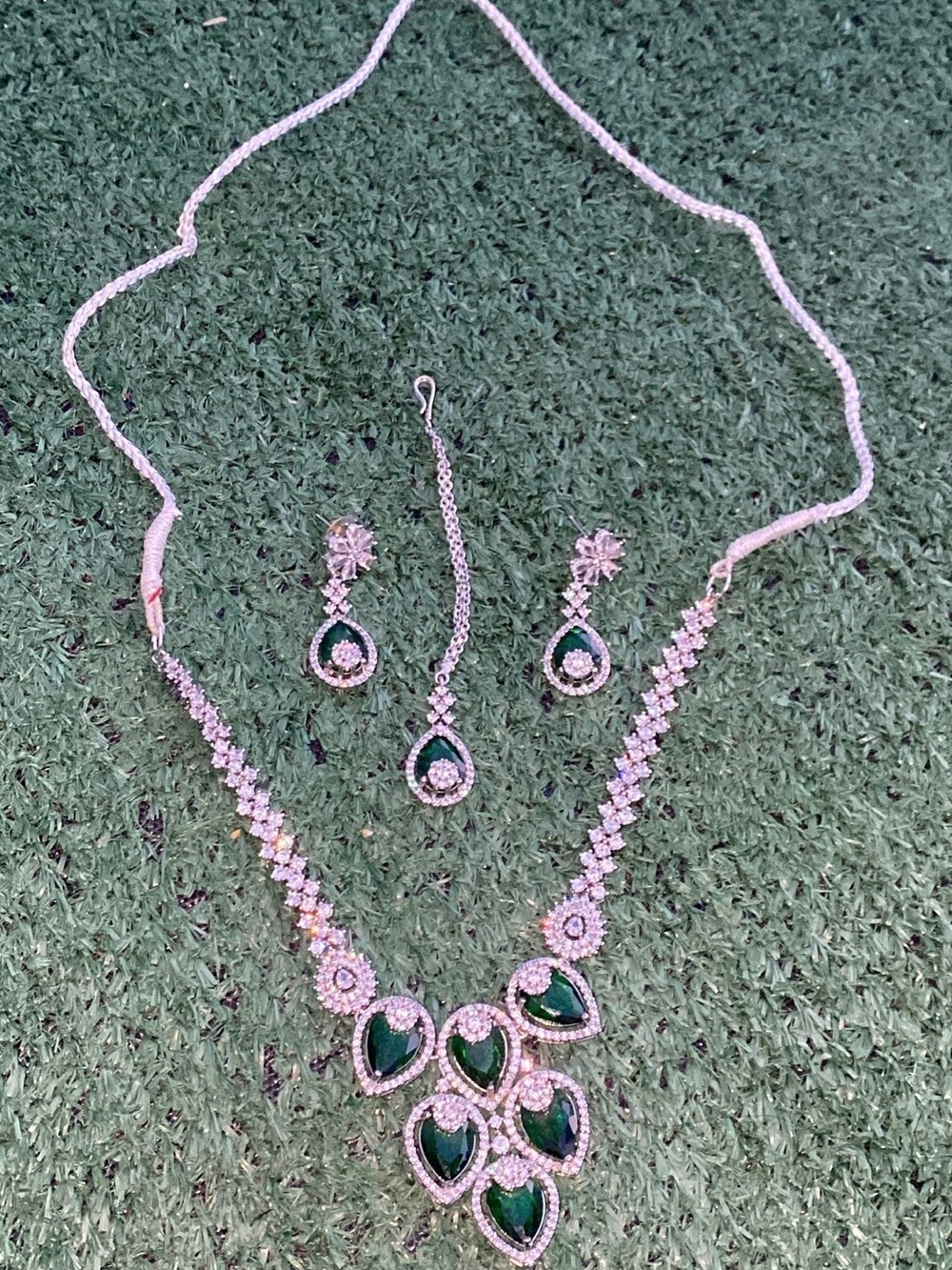 Elegant Green Teardrop Necklace and Earring Set - Women Jewelry
